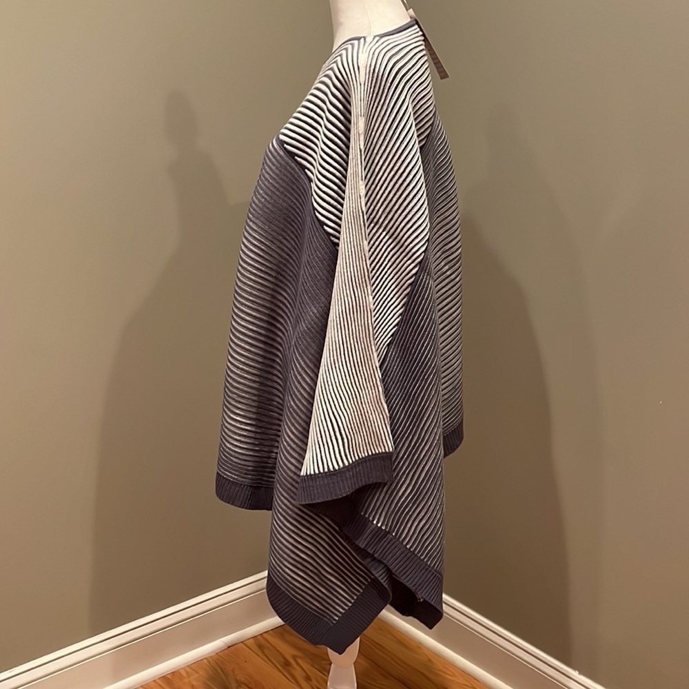 New Directions Studio Grey White Poncho Size L/XL - Picture 3 of 6